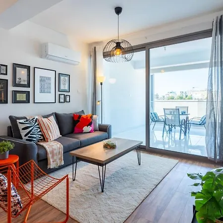 דירה Bianca 2-br & Balcony In