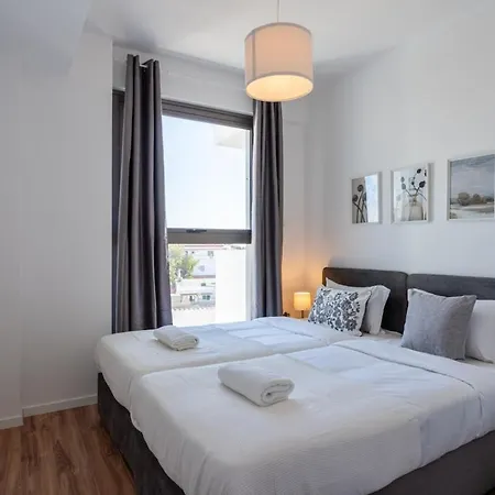 Bianca 2-br & Balcony In * לרנקה