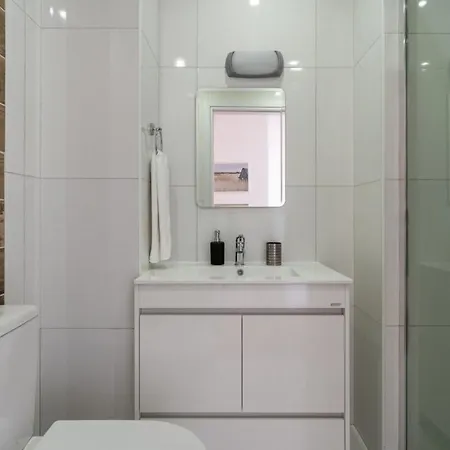 Bianca 2-br & Balcony In * לרנקה