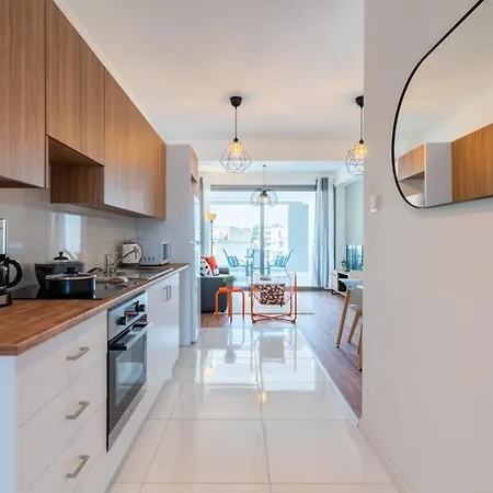 Bianca 2-br & Balcony In דירה *