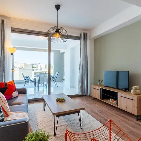 Bianca 2-br & Balcony In * לרנקה