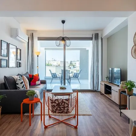 Bianca 2-br & Balcony In * לרנקה